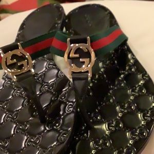 Flat sandals with box and bag